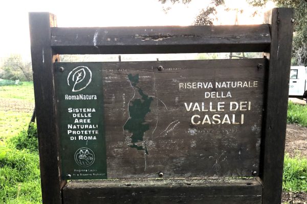 Pannello di accoglienza della valle dei casali in via del casaletto 400