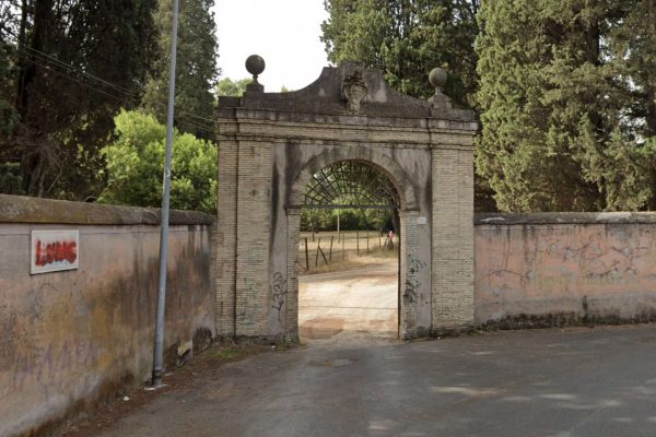 Portale ingresso villa pamphili via della nocetta 256 copia