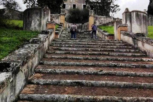 villa york scalinata dal ninfeo